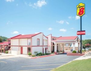 Super 8, Kerrville, TX — Saved 53%