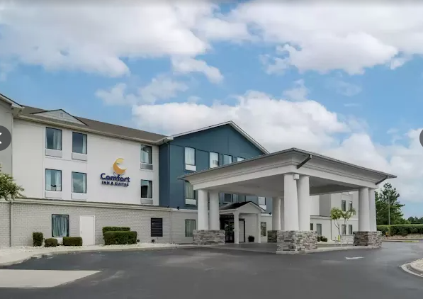 Comfort Inn & Suites 1733 Fulton Rd — Saved 36%