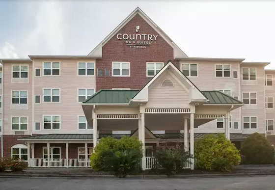Country Inn & Suites 4706 New Centre Dr — Saved 33%